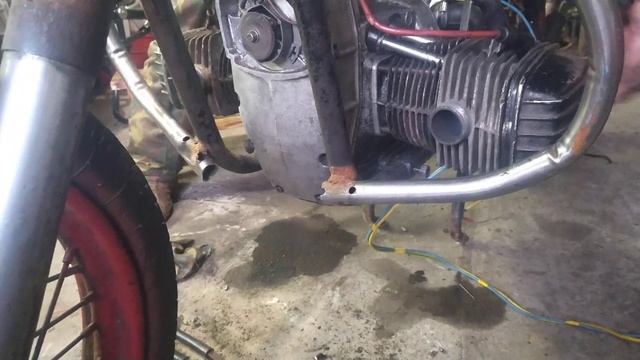 #МТ Днепр 10-36 Урал# Запустили матор без глушителей, С Головок Блока цилиндров Жарит ???? смотреть онлайн