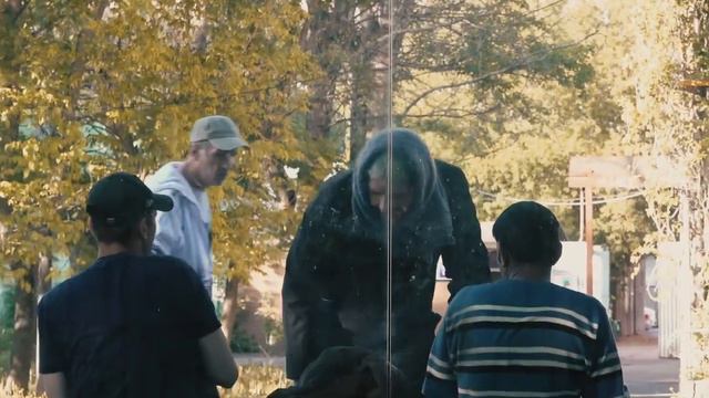 Урки хотели наехать на пенсионерку, ударив,но та оказалась не той о ком они думали и дала отпор🤜🏻