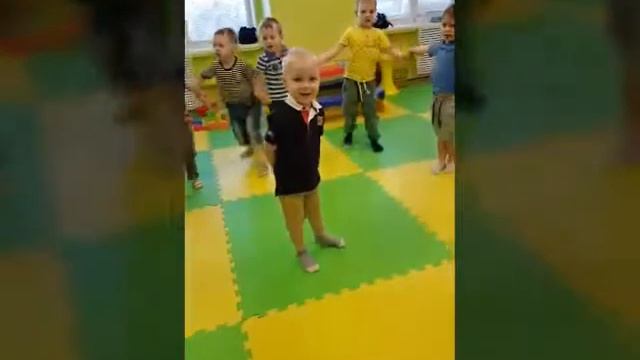 День рождение нашего Дениски в Бамбини смотреть онлайн