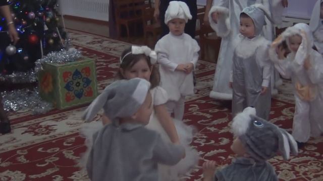 Утренник. Детский сад 39. Младшая группа. Подготовка. Общее видео. смотреть онлайн