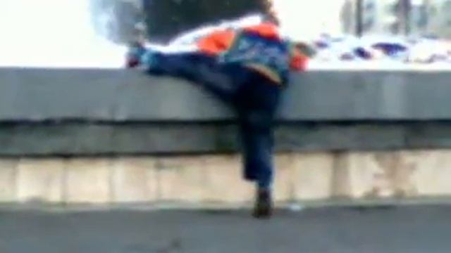 Не могу поднять ногу.avi смотреть онлайн