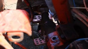 Трактор т -25 ТО Рулевая колонка заливаем масло (2020)