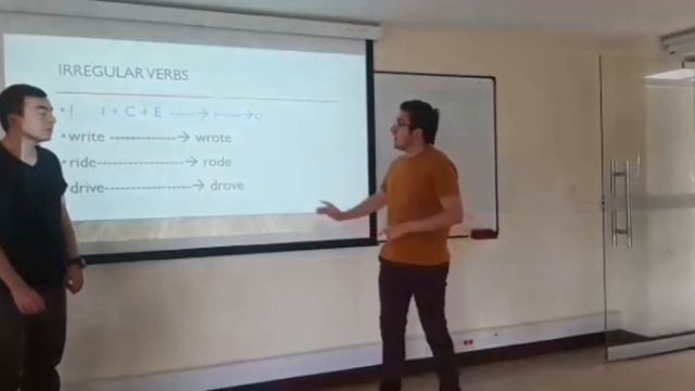 Past simple Regular and irregular verbs. Sergio and Jairo смотреть онлайн