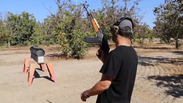 Сколько чугунных сковородок из PUBG пробивает пуля из АК  и другое оружие.