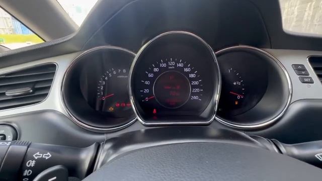 KIA CEE'D, 2012, 1.6 (129 сил), АКПП, черный перламутр, Цена: 1.05 млн. смотреть онлайн