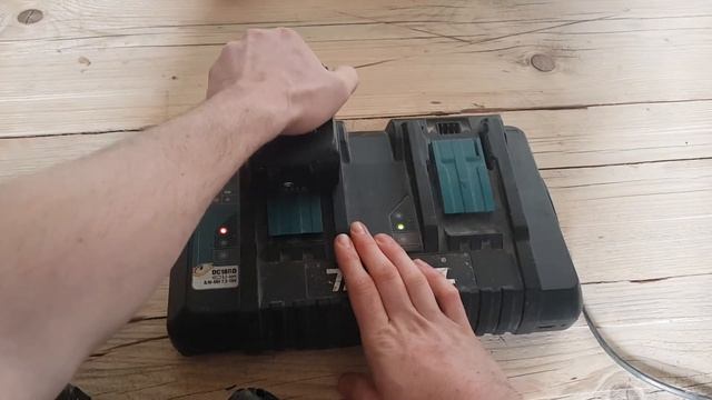 makita DC18RD dual battery charger (and how to change charging melody) смотреть онлайн