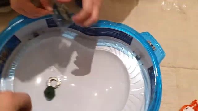 Распаковка и обзор BeyBlade Burst Rise Hypersphere Arena