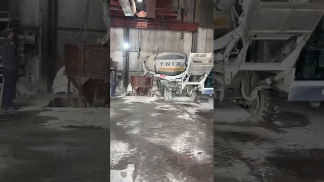 Работа самоходного бетоносмесителя смотреть онлайн