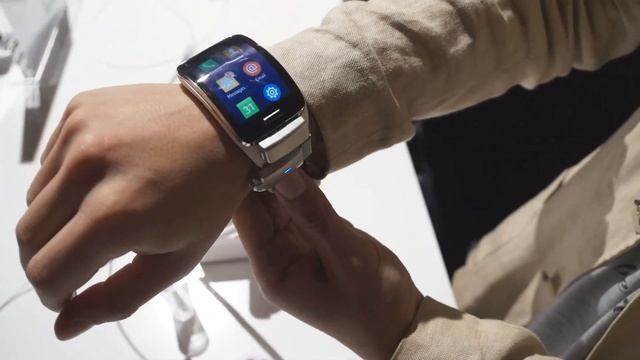 Часы Samsung Gear S на IFA 2014 смотреть онлайн