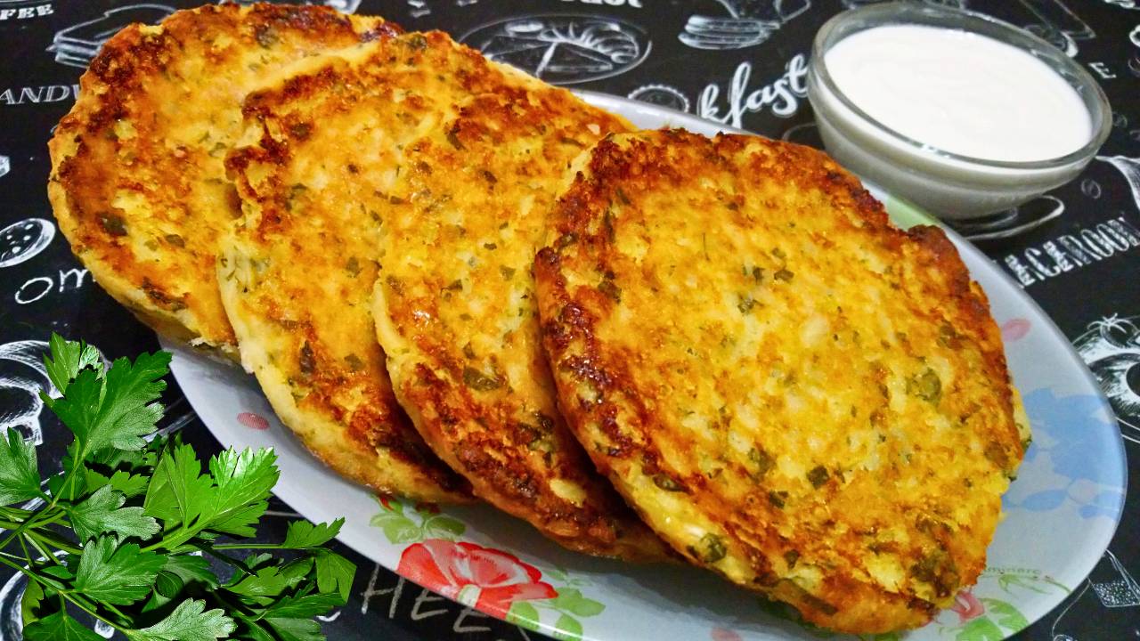 КАРТОФЕЛЬНЫЕ СЫРНИКИ С ТВОРОГОМ В ДУХОВКЕ / Вкусный и сытный завтрак смотреть онлайн