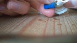 Течёт вода в туалете. Клапан сливного бачка пропускает. Ремонт своими руками.