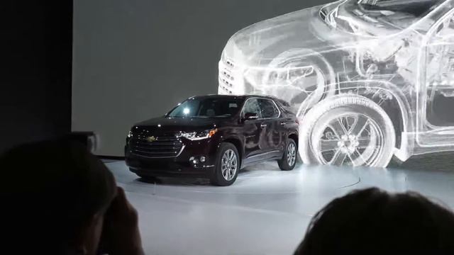 2018 Chevrolet Traverse Reveal at NAIAS in Detroit -- NewCarNews.TV Video by Bob Giles смотреть онлайн