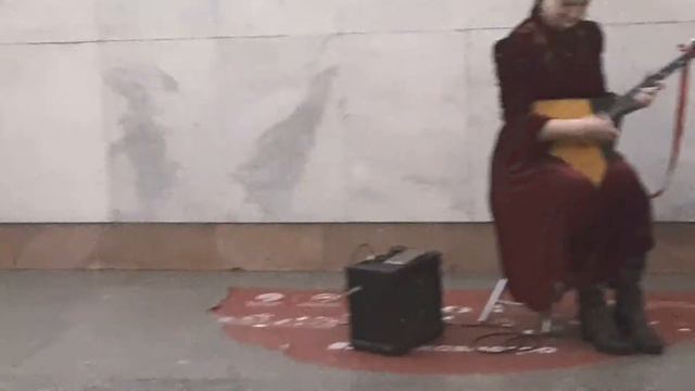 Moscow walks . "Вот это да!..."Русская музыка Удивительная игра девушки. смотреть онлайн