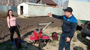 КАК ВСПАХАТЬ ОГОРОД МОТОБЛОКОМ ПРИ ПОМОЩИ ПЛУГА #мотоблок #плуг #огород  #дача #земля #культиватор