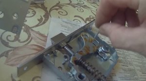 Ремонт дверной защёлки.