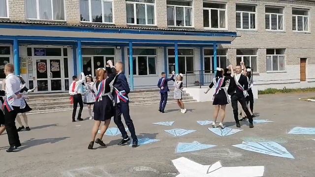 22.05.23. 9ый класс. Школьный вальс смотреть онлайн