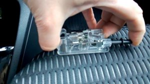 Renault Kaptur/Рено Каптур: ремонт плафона подсветки бардачка