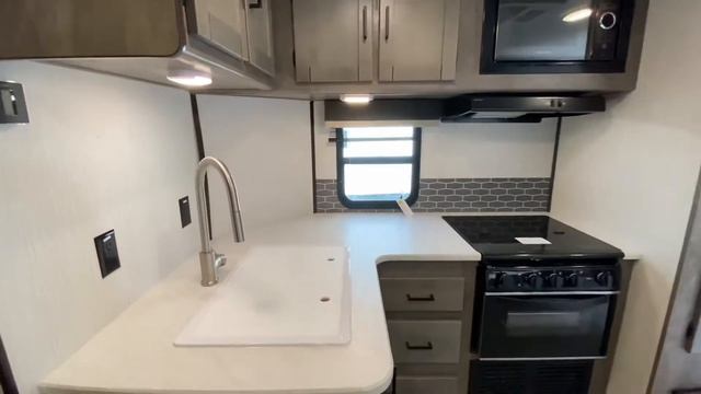 HEARTLAND Wilderness 2510BH Travel Trailer Bunk House Model!! King Size Bed! Power Stabilizer Jacks смотреть онлайн