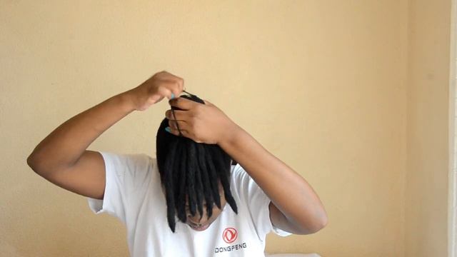 SPICY BUN WITH BANGS feat. Bongo dread Hairpiece | SOUTH AFRICAN YOUTUBER смотреть онлайн