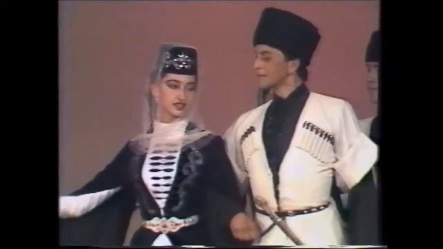Ансамбль "Иристон", танец Щимд ("Симд" -осет.). смотреть онлайн