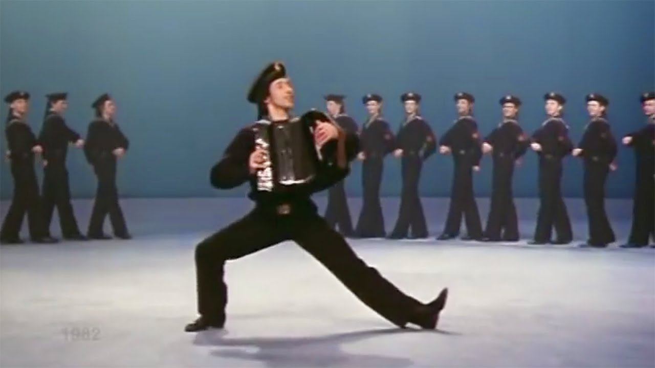 Фрагмент флотской сюиты "День на корабле" "Яблочко" 1982г. Балет Игоря Моисеева. смотреть онлайн
