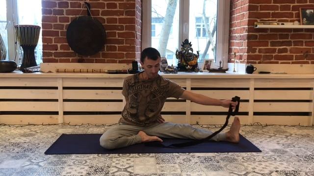 Паривритта Джану Ширшасана смотреть онлайн