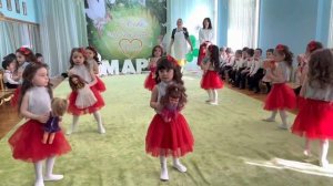 Танец с куклами Средняя группа