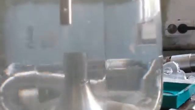 Пьезокерамические УЗ излучатели в работе. Piezoceramic ultrasound emitters in operation. смотреть онлайн