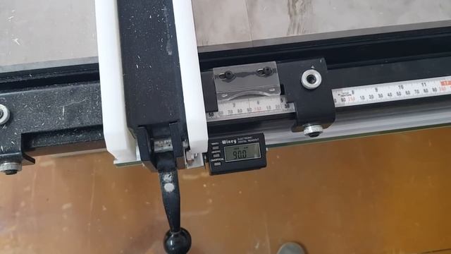 Цифровой индикатор Wixey WR700 для бокового упора смотреть онлайн