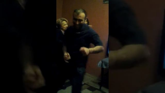Все в ритме танца, Три поколения внучка , сын, мама. Апрель 2016 года. смотреть онлайн