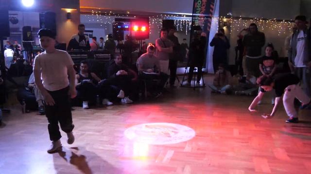 10-13 bboy Sanchos г.Минск vs bboy TNT г.Гжель - брейкданс, SPRING WARS 2022 смотреть онлайн