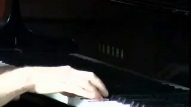 Kalle Haglund spelar piano смотреть онлайн