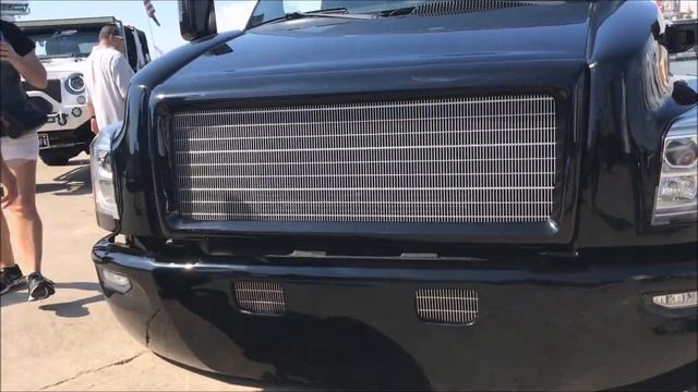 Bagged Slammed Chevy Kodiak Dually - Lone Star Rally 2017 Pier 21 смотреть онлайн