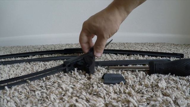 Замена резинок на щетках автомобильных бескаркасных дворников. Как поменять резинки. смотреть онлайн