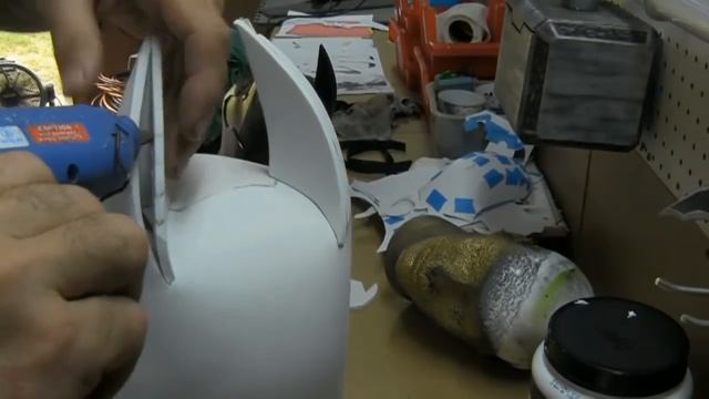 BATMAN COWL E14 смотреть онлайн