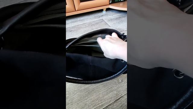 Купила сумку на распродаже ( из натуральной кожи). смотреть онлайн