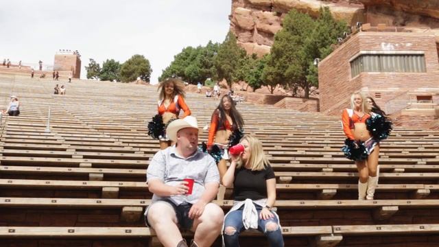 Chelsea & B-Dub Git Up! смотреть онлайн