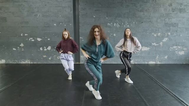 Olesya "Keks" Mizrahi | Vogue basic - Cat walk & Duck walk | Nicestudio.pro смотреть онлайн