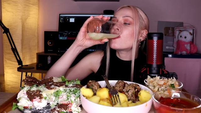 MUKBANG | Салат цезарь, котлеты, картофель капуста | Caesar salad, cutlets, potato cabbage не ASMR смотреть онлайн