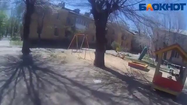 Видео обзор на детские площадки Волжского от активистов города смотреть онлайн