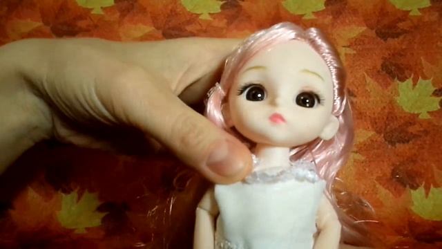 Обзор на шарнирную маленькую куколку Алиса Play the Game из Фикс Прайса смотреть онлайн