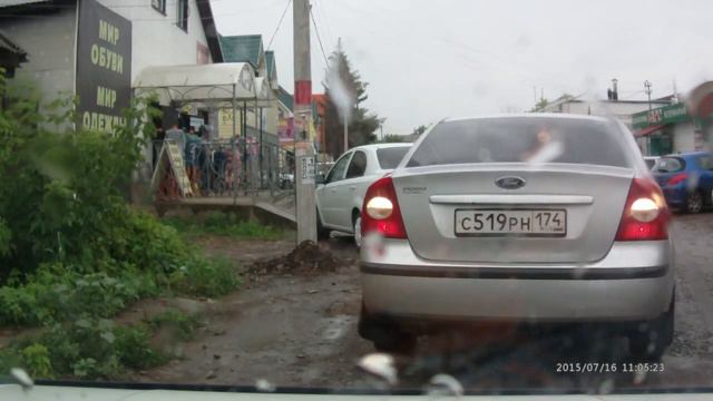 Вот почему учат боковой парковке в автошколах... смотреть онлайн