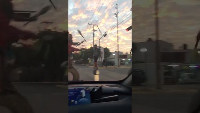 Мексиканские ребята показывают опасное шоу смотреть онлайн