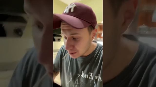 ЛАЙФХАК ! Клубника превращает воду в лёд ! смотреть онлайн