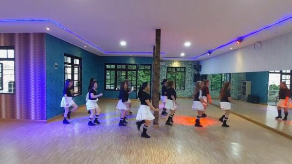 Rock Around The Clock- Line Dance  || Choreo  : Tony Chapman  || Demo : Brenda Studio Line Dance