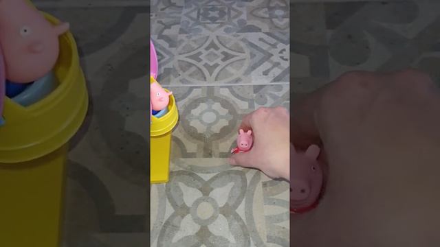 Sofa открывает подарки. смотреть онлайн