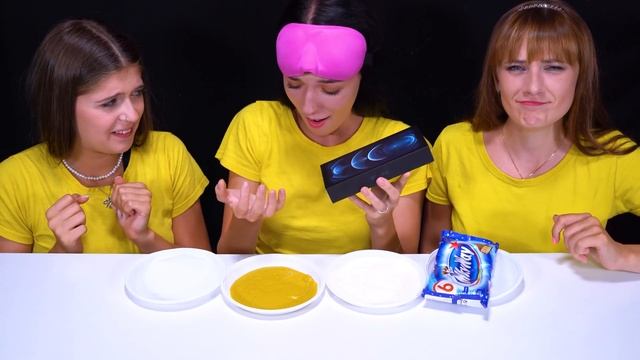 ASMR Choose Food With Closed Eyes (Gummy Candy, Chocolate, Nerds, Cacao Powder) смотреть онлайн