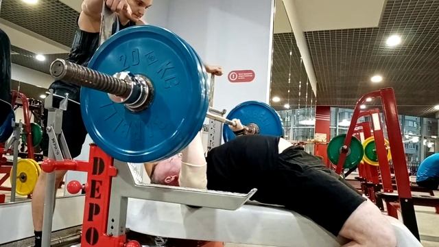 Жим средним хватом эксцентрический 105 на 2