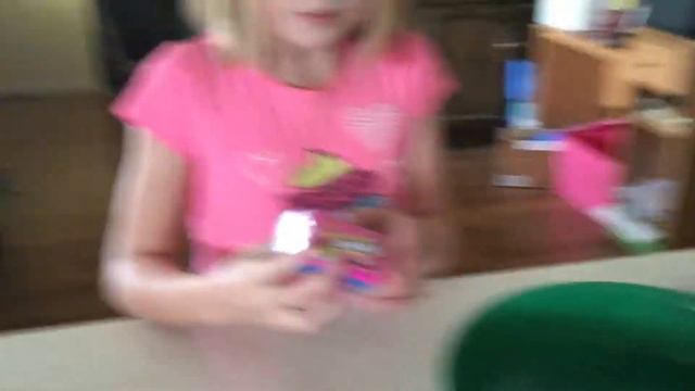 Fun Girl & LOL Bath Bomb смотреть онлайн