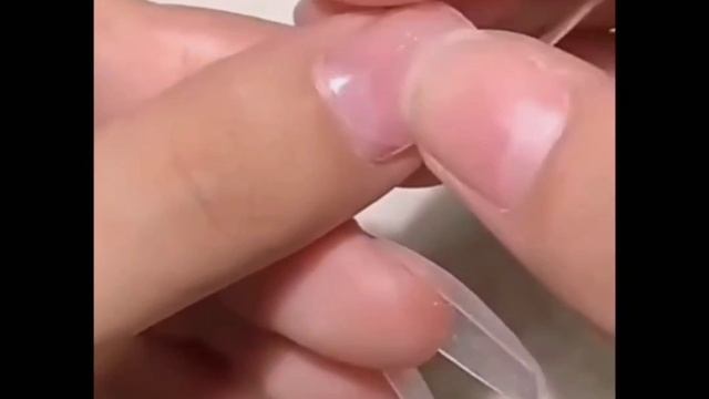 Многофункциональный прозрачный твёрдый клей для ногтей для наращивания смотреть онлайн